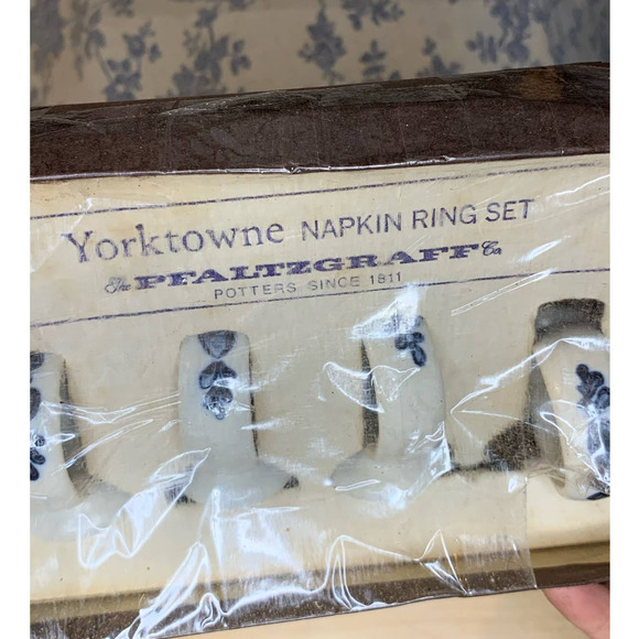 Pfaltzgraff Yorktowne Napkin Rings Vintage Set of 4 - Picture 2 of 10